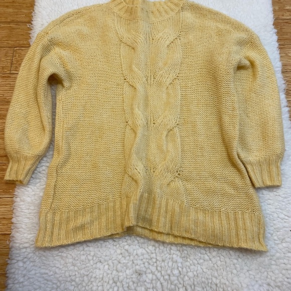 Aerie Happy Place Pale Yellow Oversized Cable Knit Sweater Wool Blend Size S/P. - Picture 8 of 8